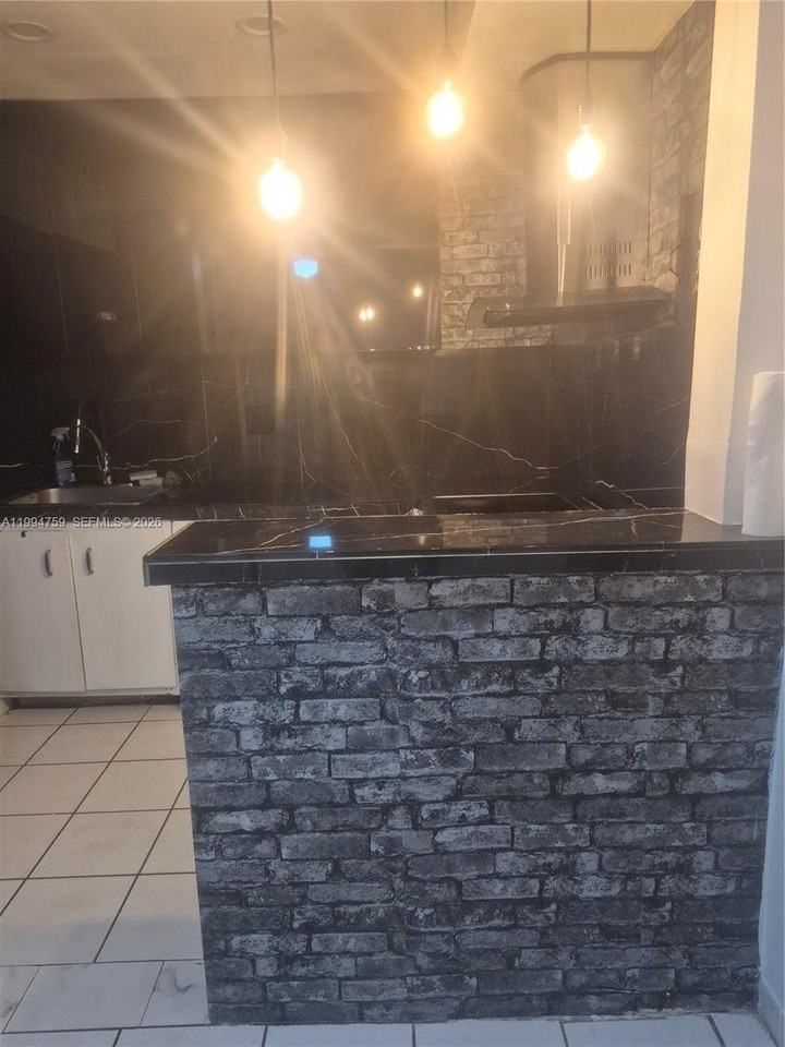 4707 Nw 7th St #103-8