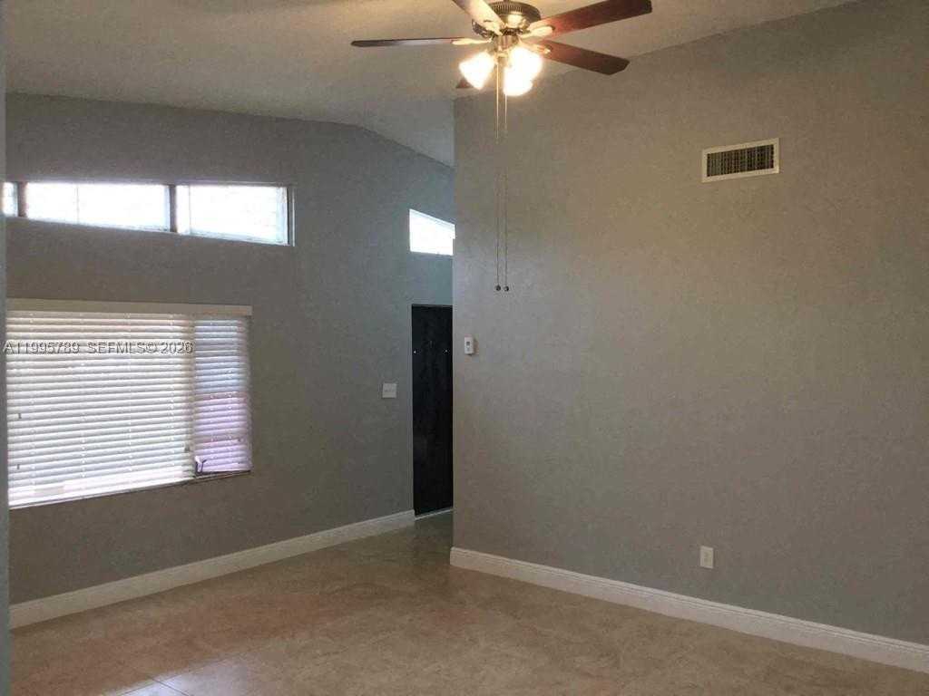 2110 Nw 185th Ter - Photo 2 of 14