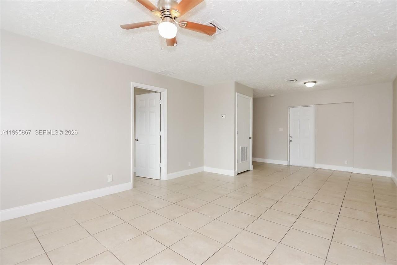 6331 Southgate Blvd - Photo 2 of 15