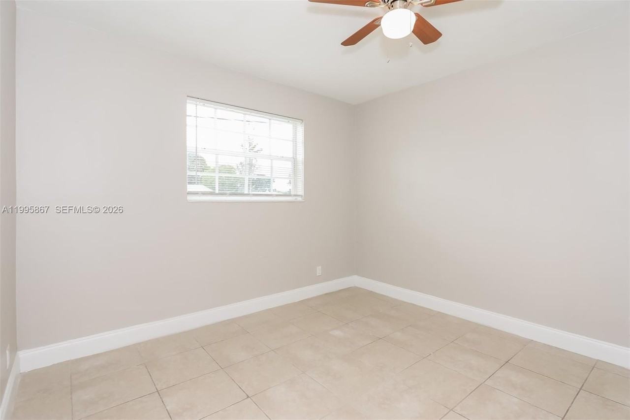6331 Southgate Blvd - Photo 6 of 15