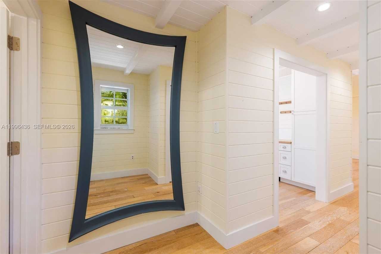 4235 Lennox Dr - Photo 4 of 25