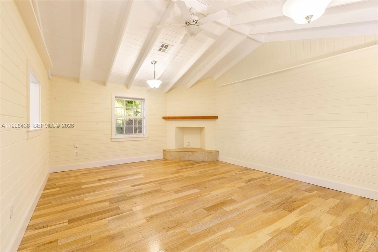 4235 Lennox Dr - Photo 6 of 25