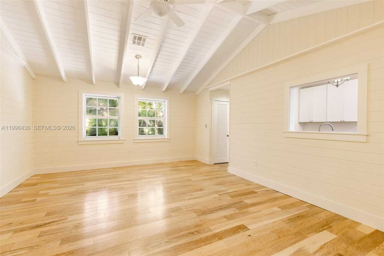 4235 Lennox Dr - Photo 7 of 25