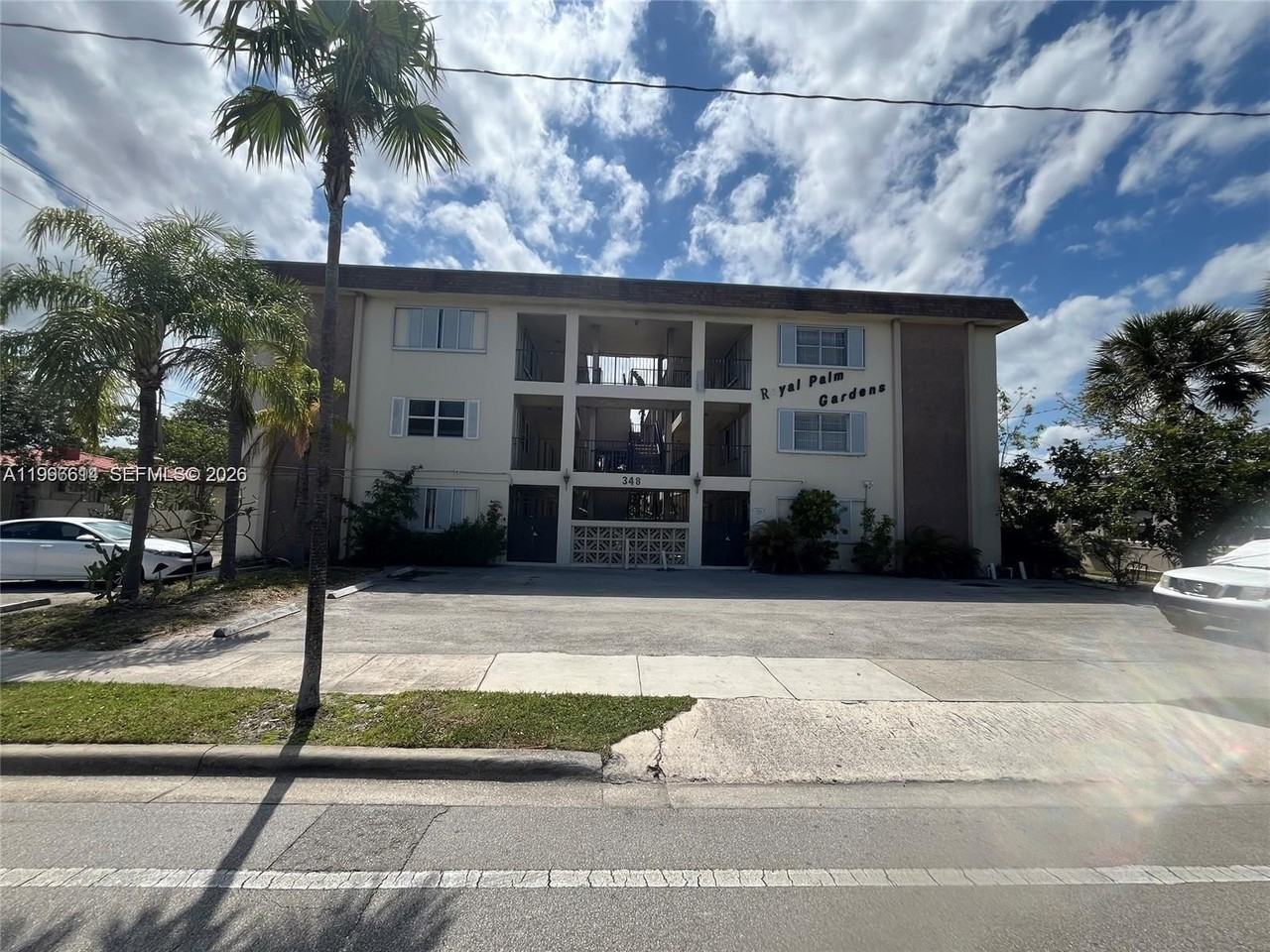348 S Federal Hwy #11