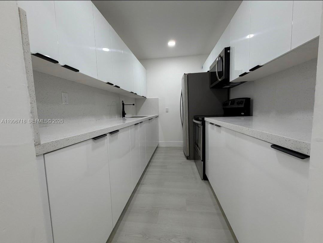 300 W 74th Pl #217 - Photo 5 of 8