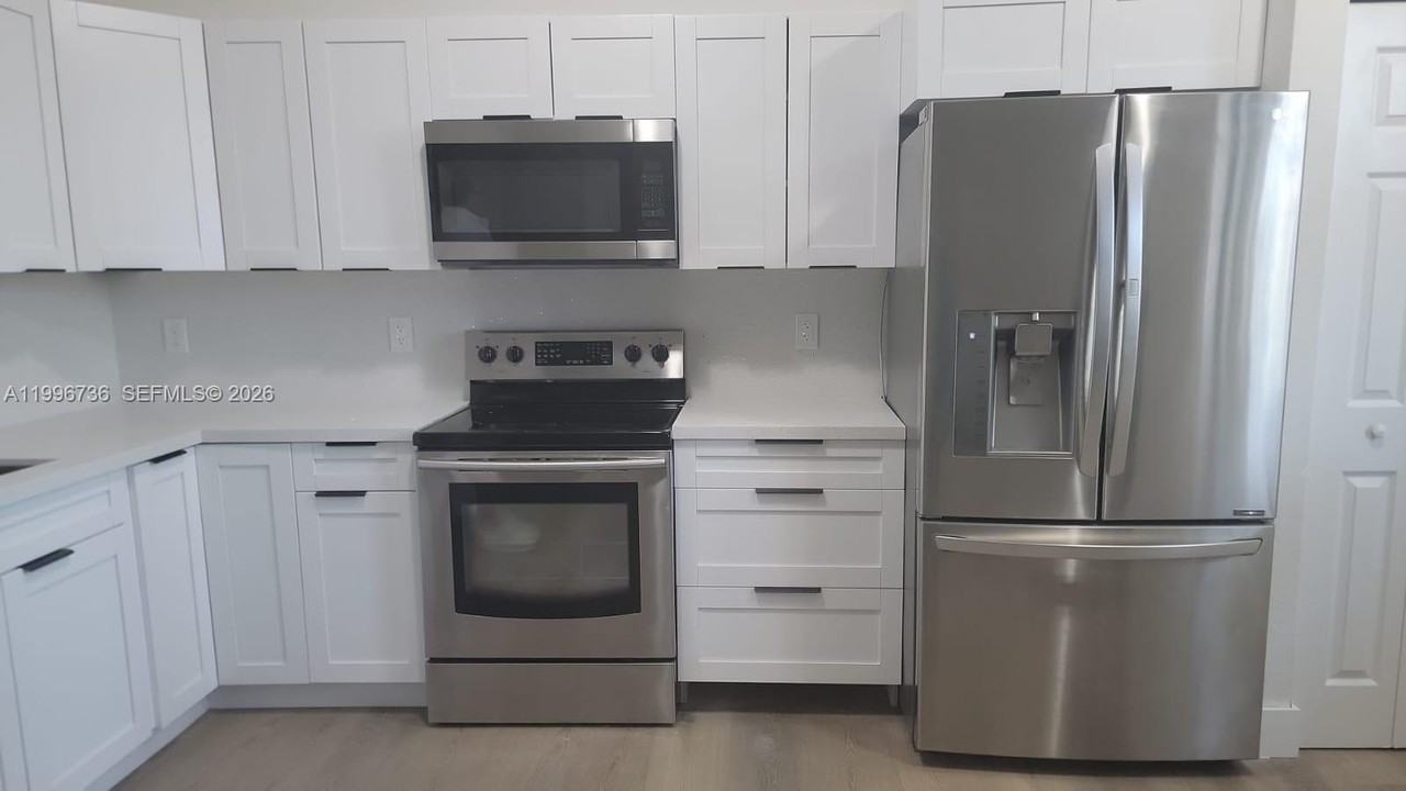 571 Se 37th Pl #571 - Photo 5 of 16