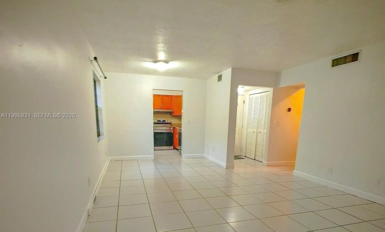 203 Ne 141st St #203 - Photo 2 of 4