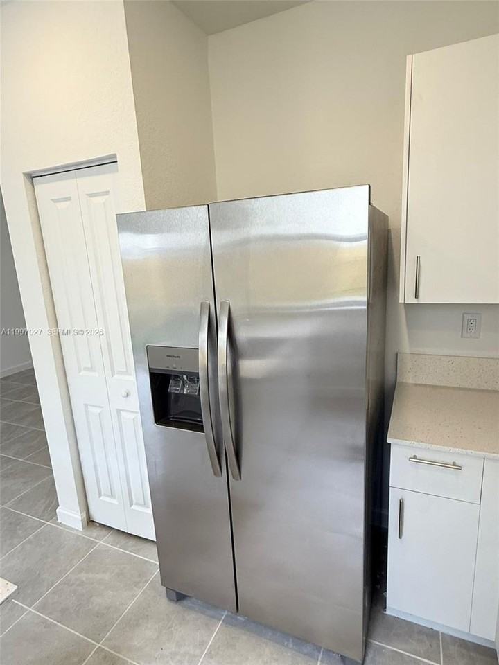 2523 Se 29th St #2523 - Photo 7 of 21