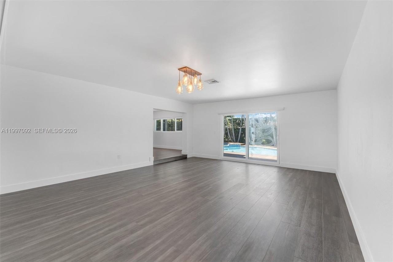 12001 Sw 41st Dr #0 - Photo 5 of 29