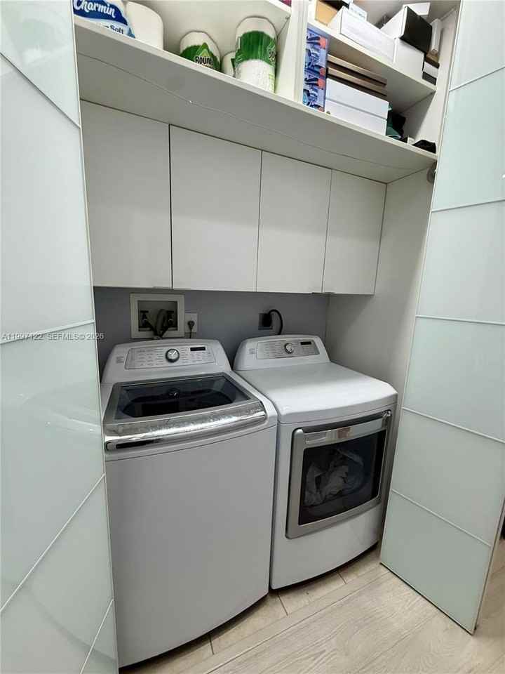 7768 Nw 116th Ave - Photo 6 of 13