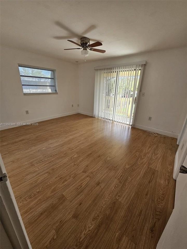 8633 Sw 137th Ave #8633 - Photo 3 of 8