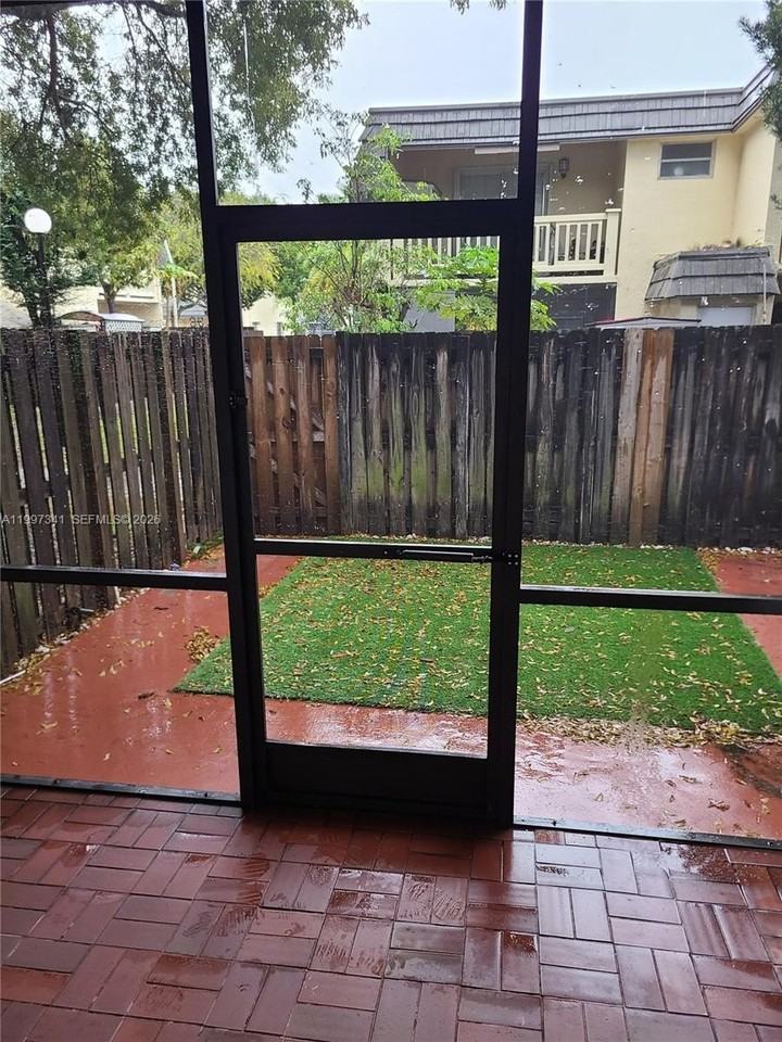 8633 Sw 137th Ave #8633 - Photo 4 of 8