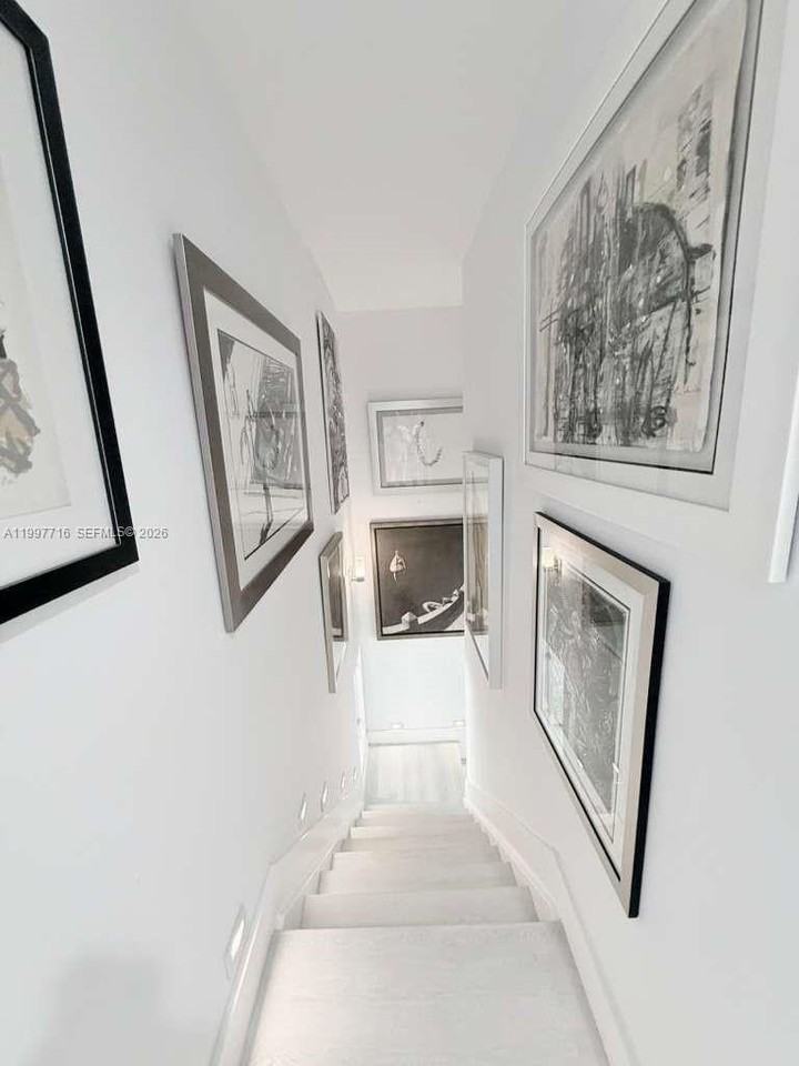 9437 Sw 145th Pl #0 - Photo 4 of 24