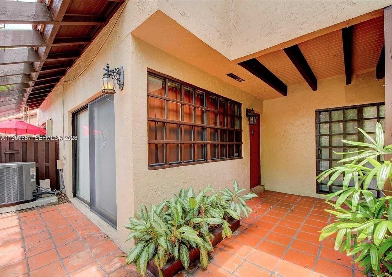 13250 Sw 114th Ter #13250 - Photo 2 of 3