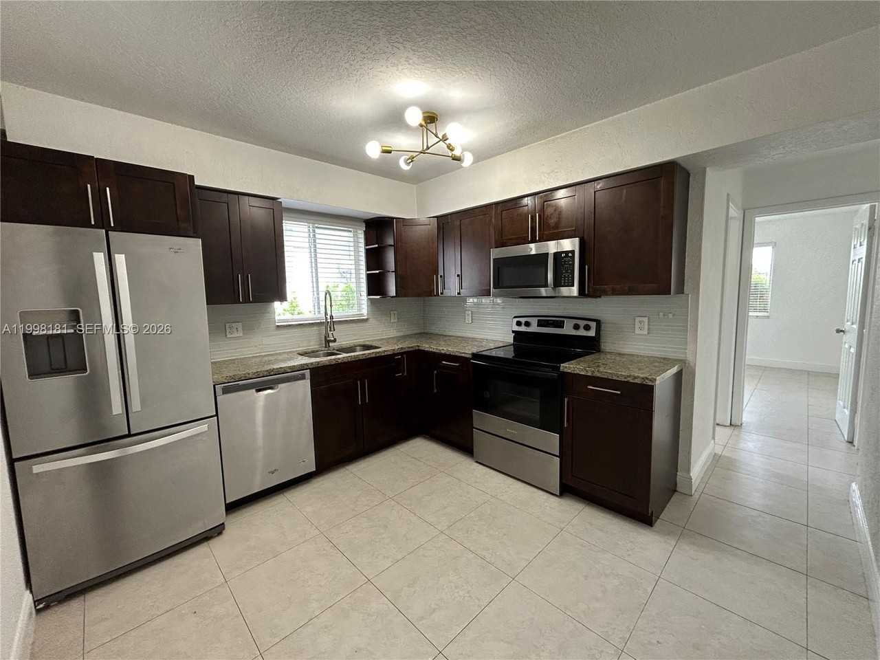 2804 Sw 35th Ave #2804 - Photo 6 of 22