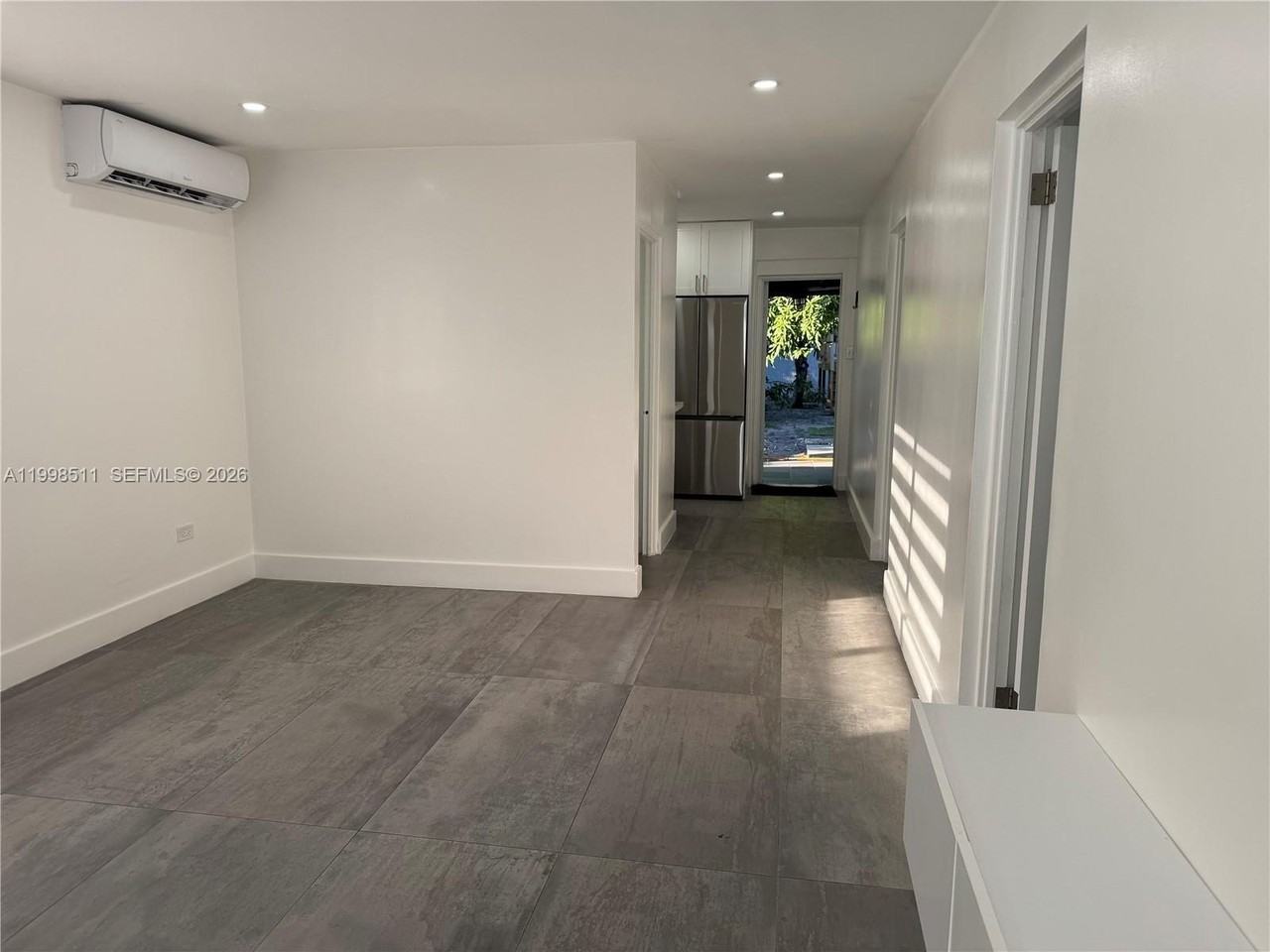 731 E 19th St - Photo 2 of 16