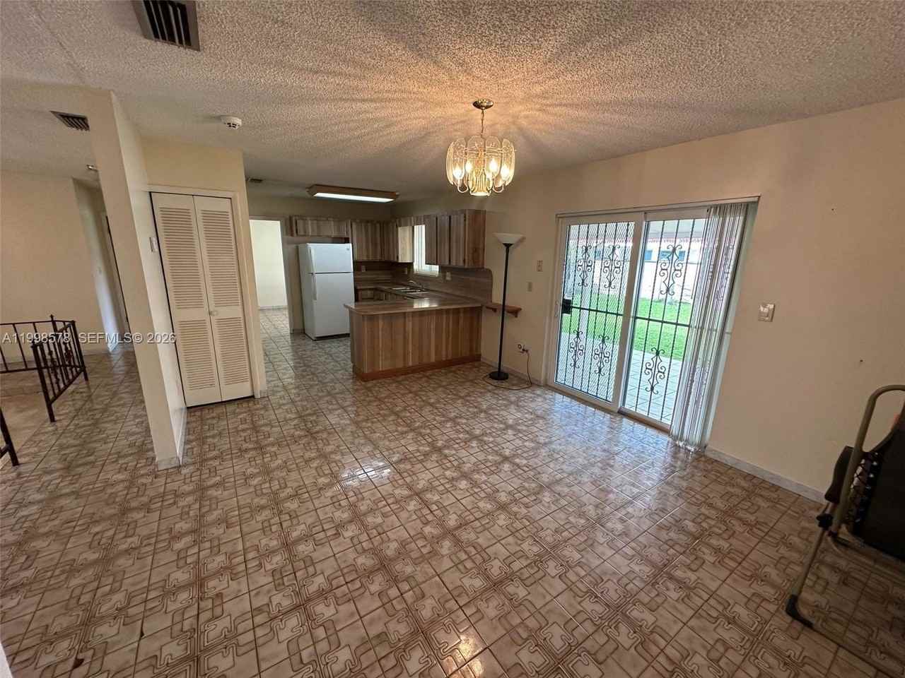 2810 Sw 108th Pl - Photo 4 of 7