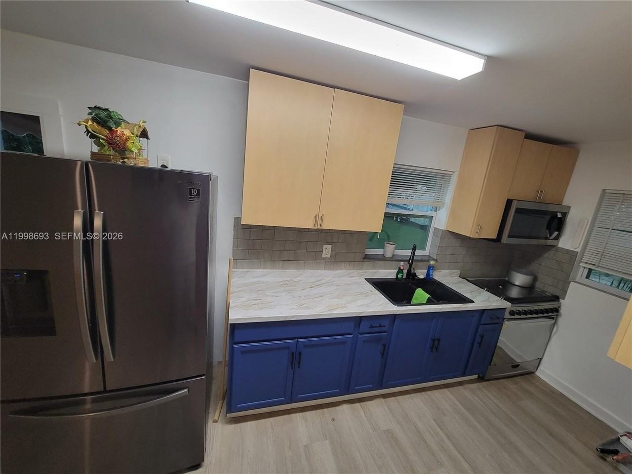 551 Avenida Del Sur #1 - Photo 4 of 40