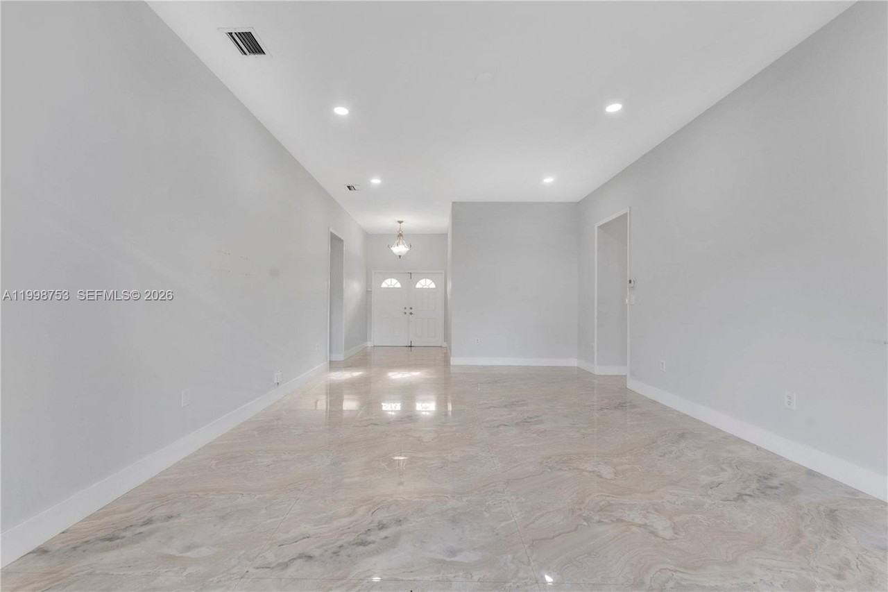 14130 Sw 160th Ct - Photo 4 of 31