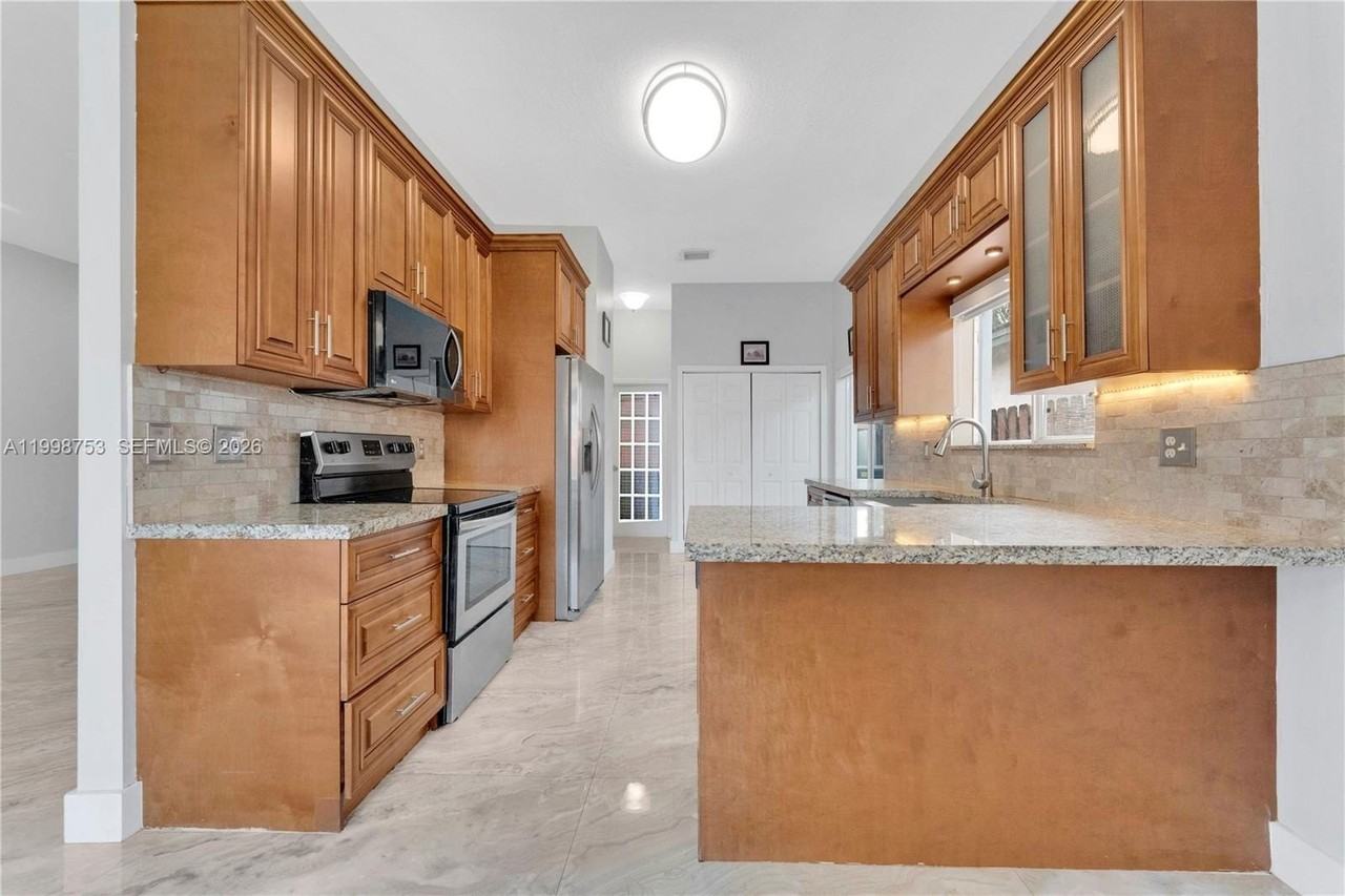 14130 Sw 160th Ct - Photo 7 of 31