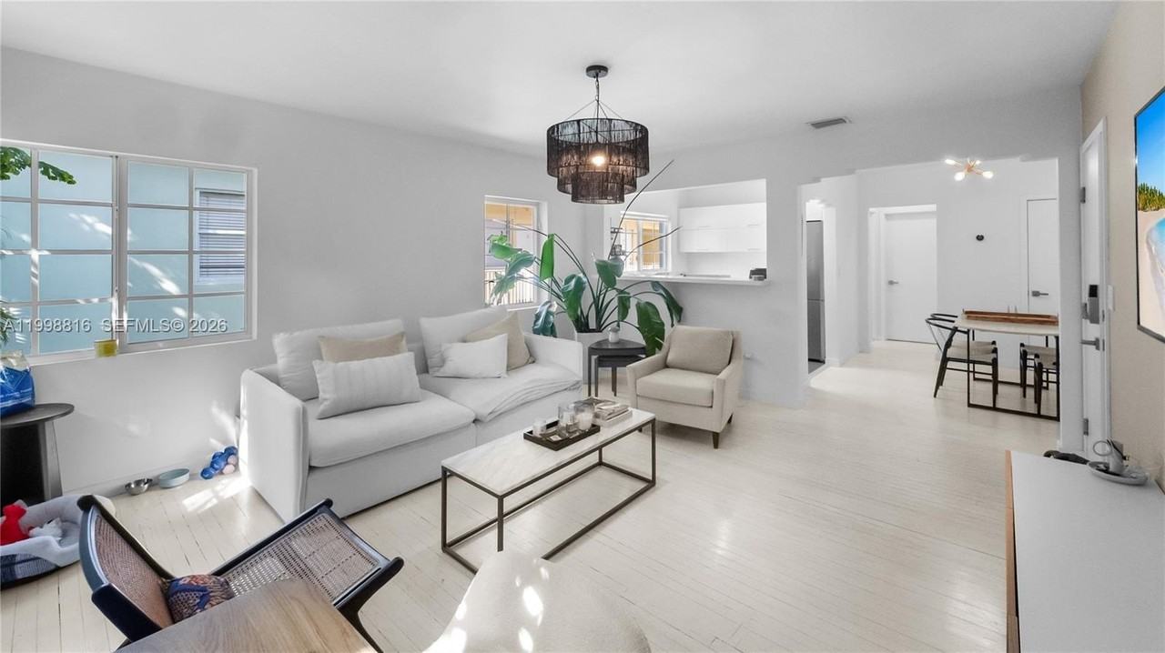 645 Michigan Ave #A - Photo 4 of 27