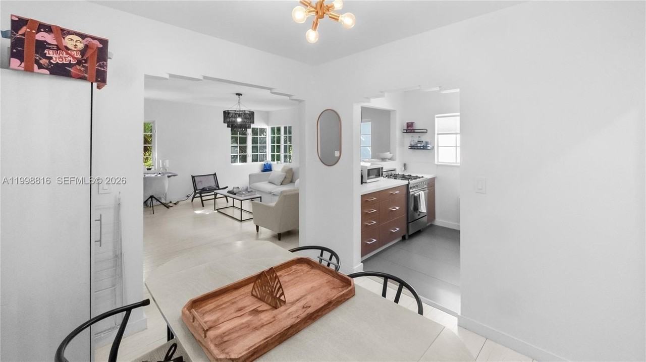 645 Michigan Ave #A - Photo 6 of 27