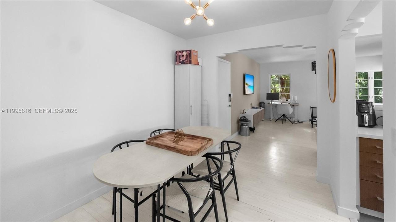 645 Michigan Ave #A - Photo 7 of 27