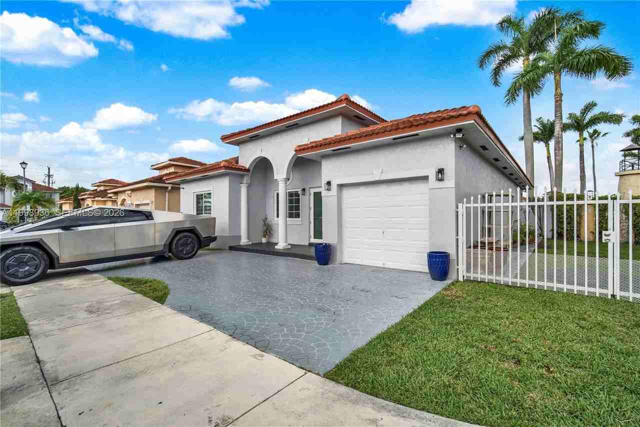 5510 Sw 161st Pl - Photo 2 of 28