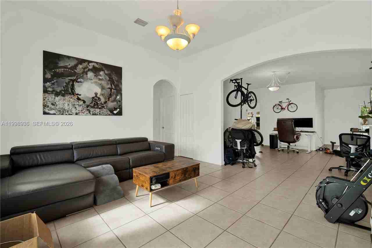 5510 Sw 161st Pl - Photo 4 of 28