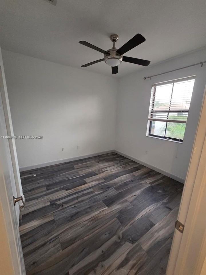 16293 Sw 71st Ter - Photo 7 of 28