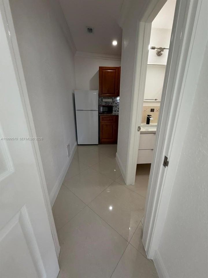 19732 Sw 121st Ave #1 - Photo 4 of 4