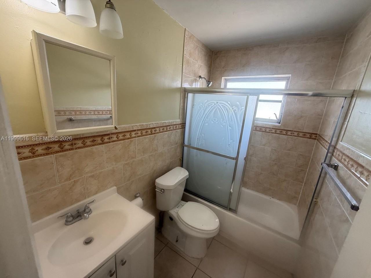 1225 W 30th St #26 - Photo 7 of 8