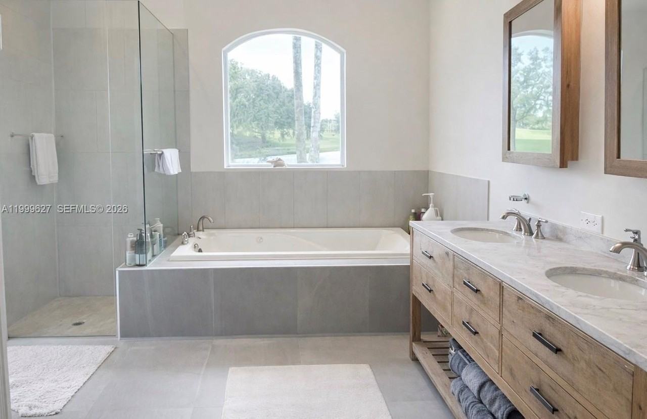 2716 Oakmont Ct - Photo 4 of 8