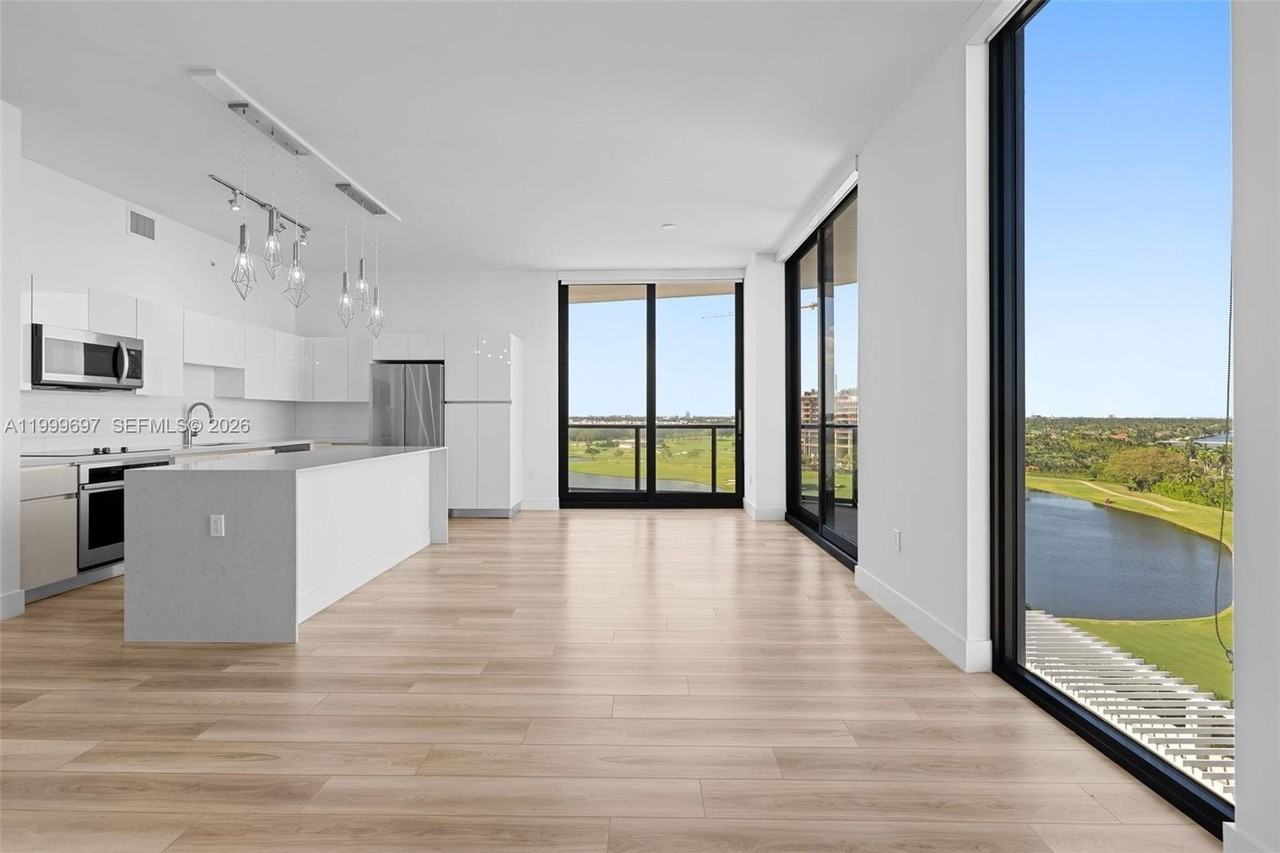 101 Diplomat Pkwy #2401