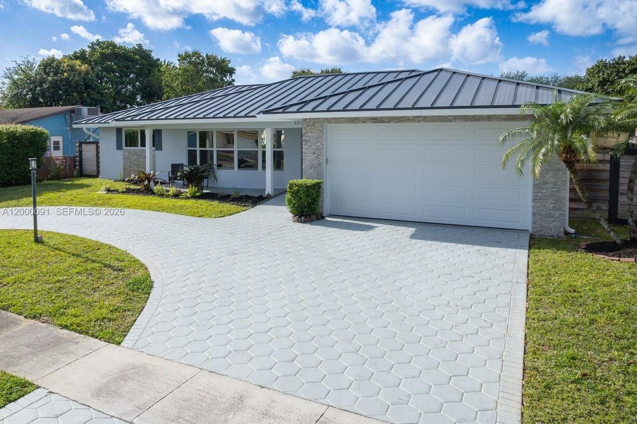 5012 Grant St - Photo 2 of 50