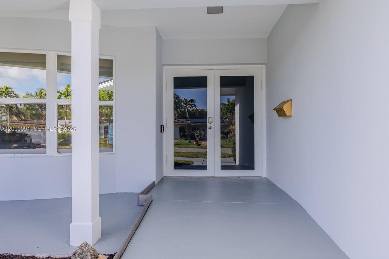 5012 Grant St - Photo 5 of 50