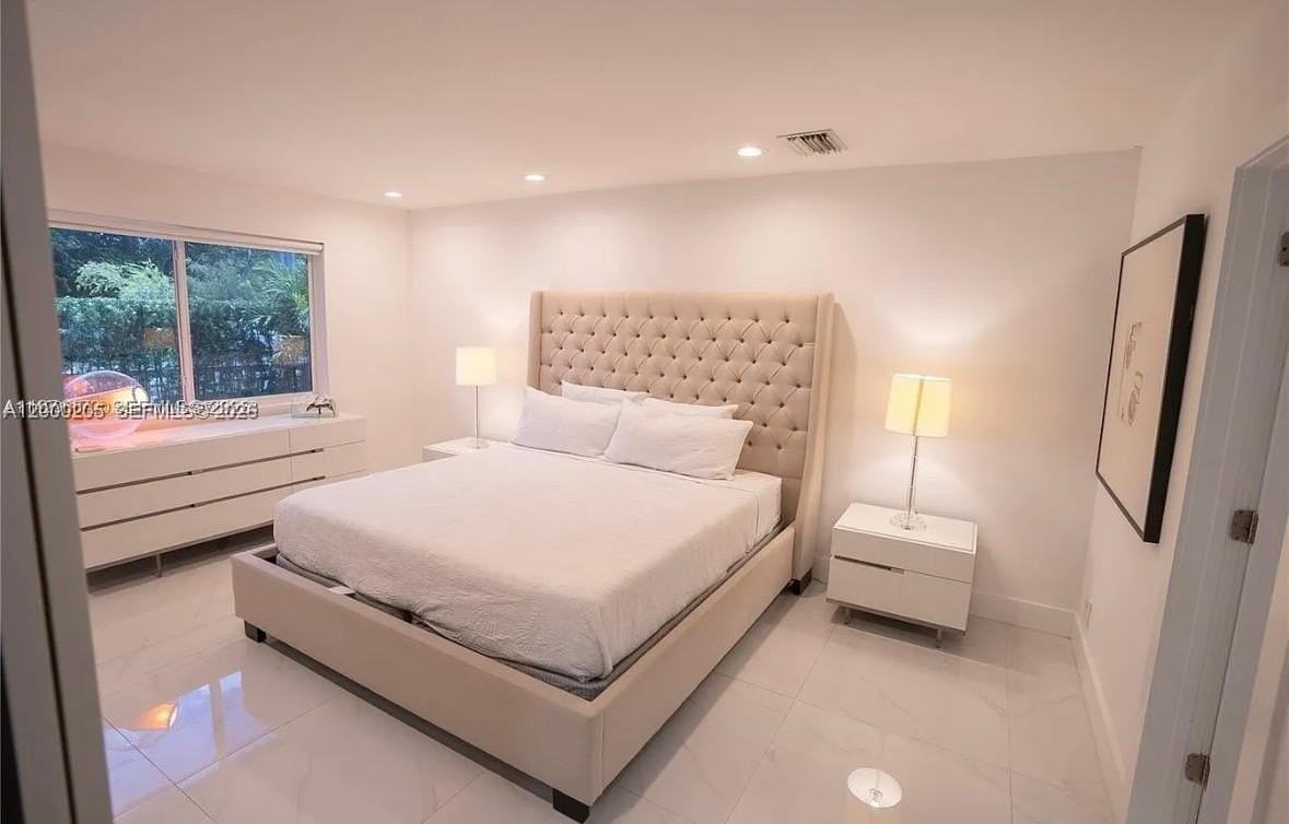 31 Sw 6th St - Photo 3 of 24