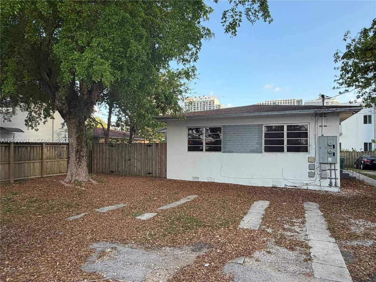 3828 Sw 29th St #3828 - Photo 2 of 19