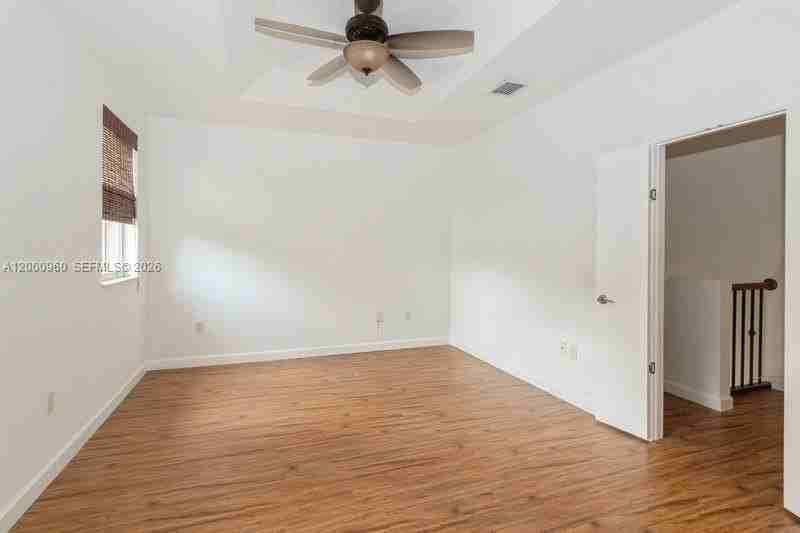 10884 Sw 89th St - Photo 4 of 10