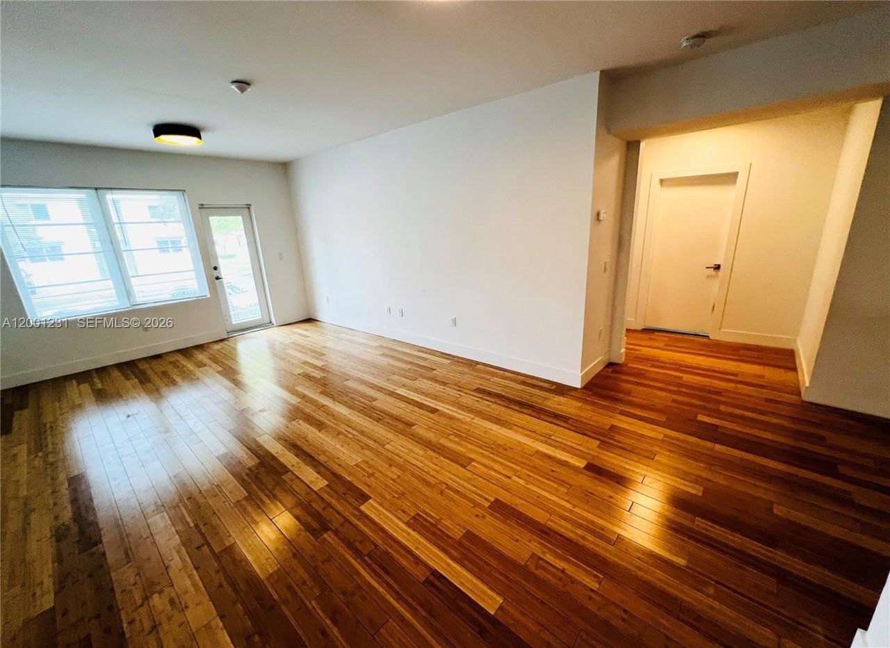 960 Bay Dr #911 - Photo 5 of 24