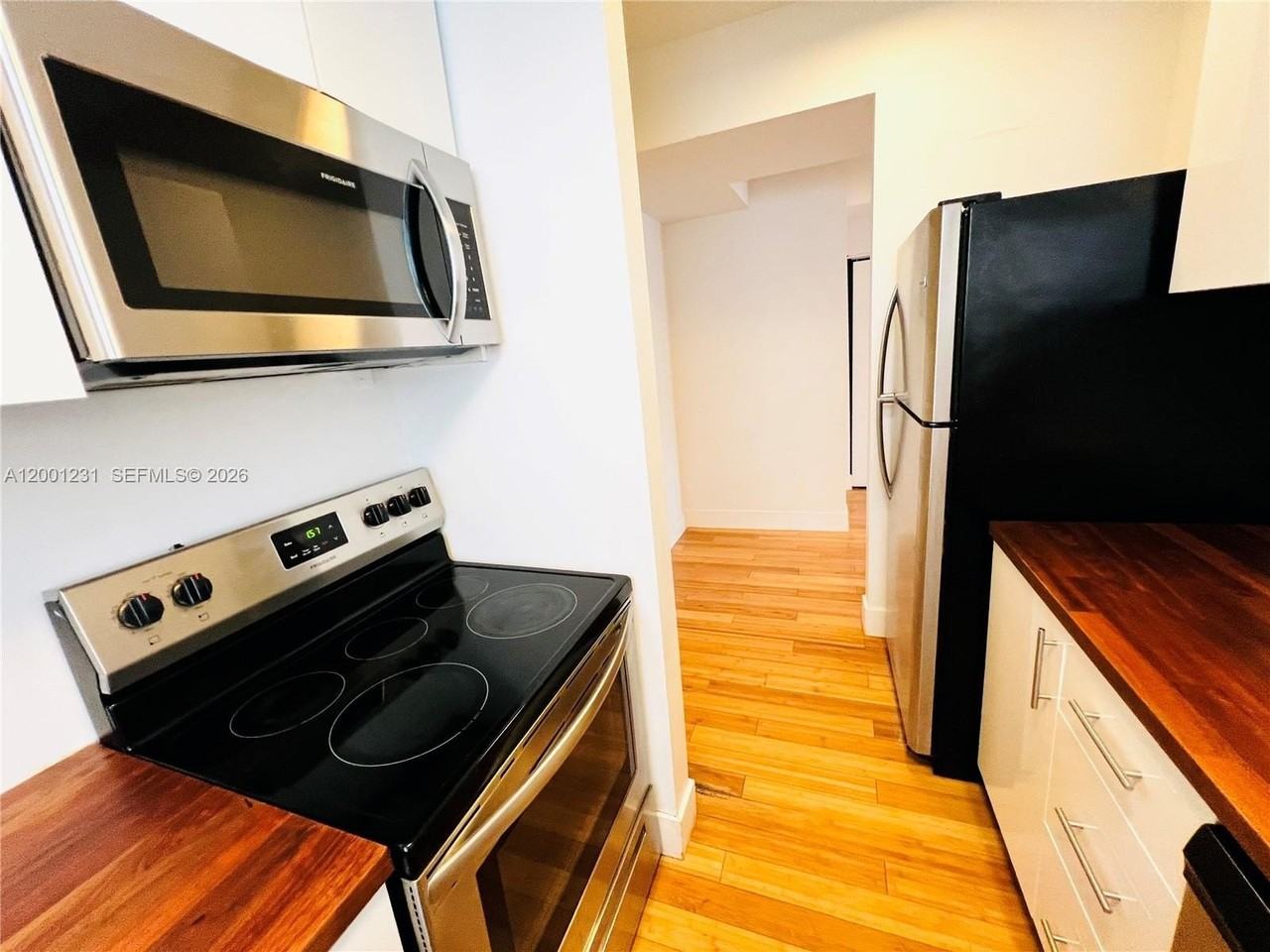 960 Bay Dr #911 - Photo 6 of 24