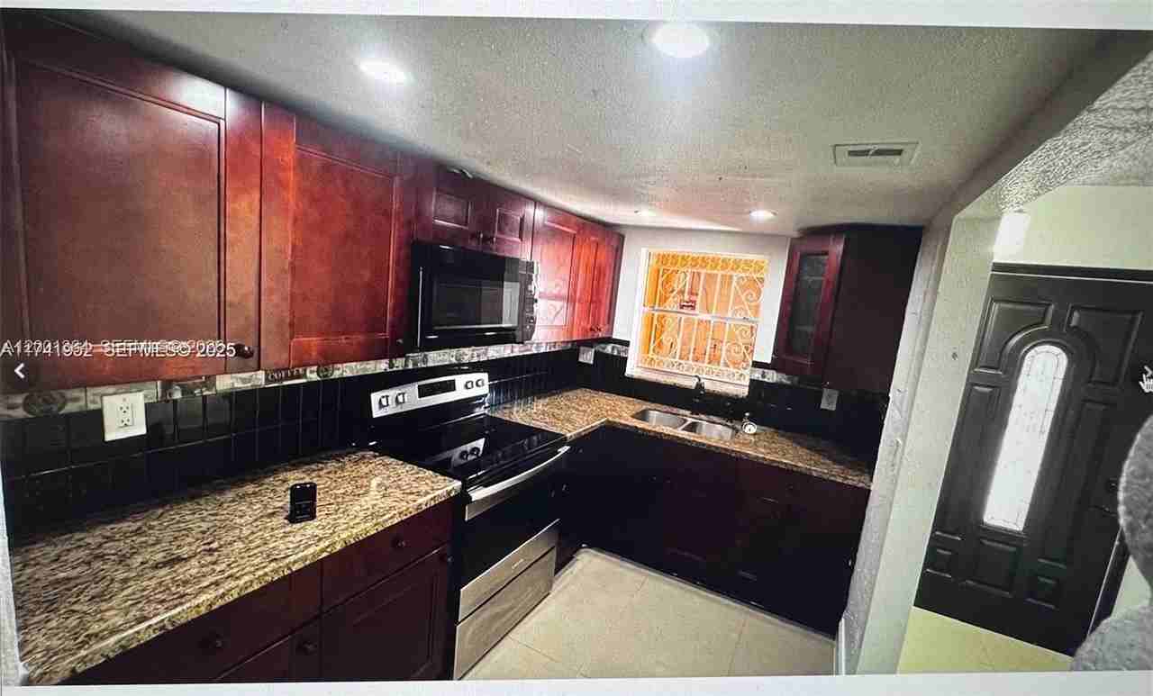 4372 W 11th Ln #30 - Photo 5 of 16