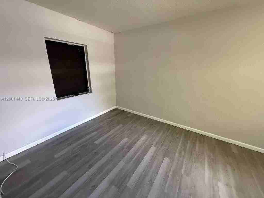 817 Nw 10th St #2 - Photo 3 of 9