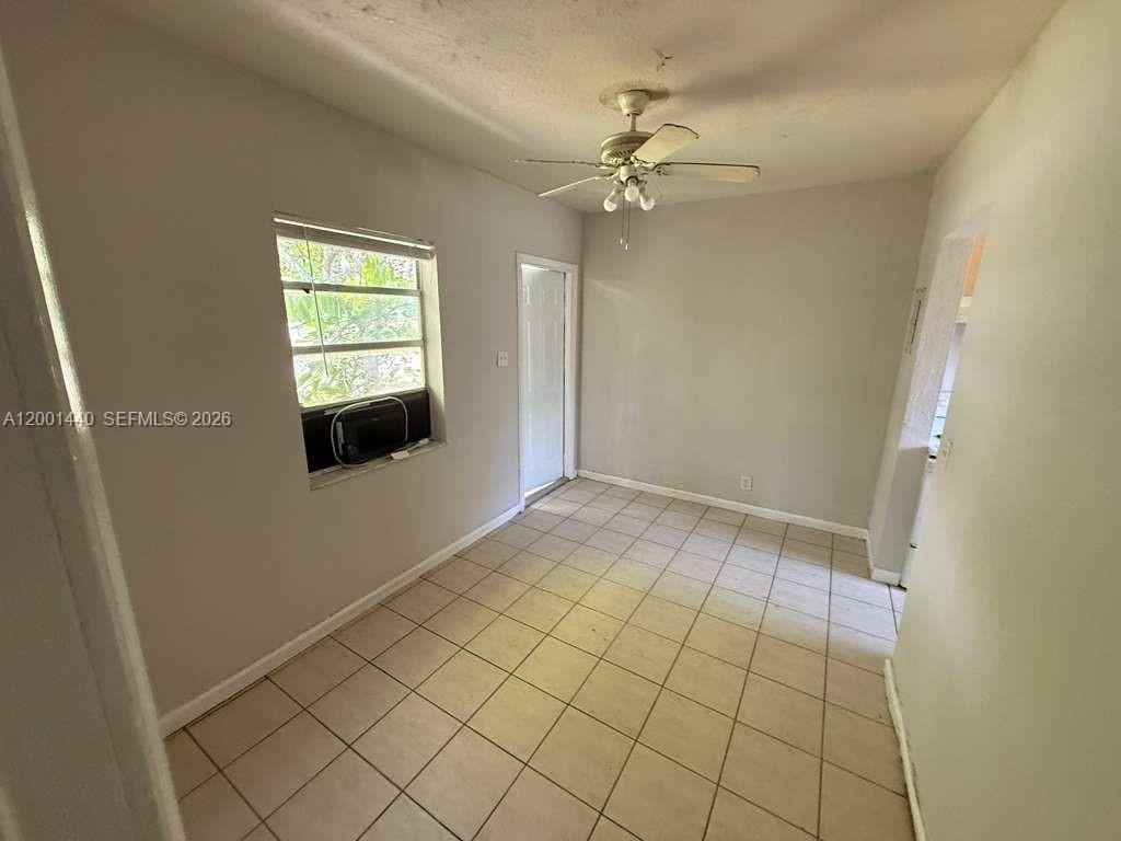 817 Nw 10th St #2 - Photo 6 of 9