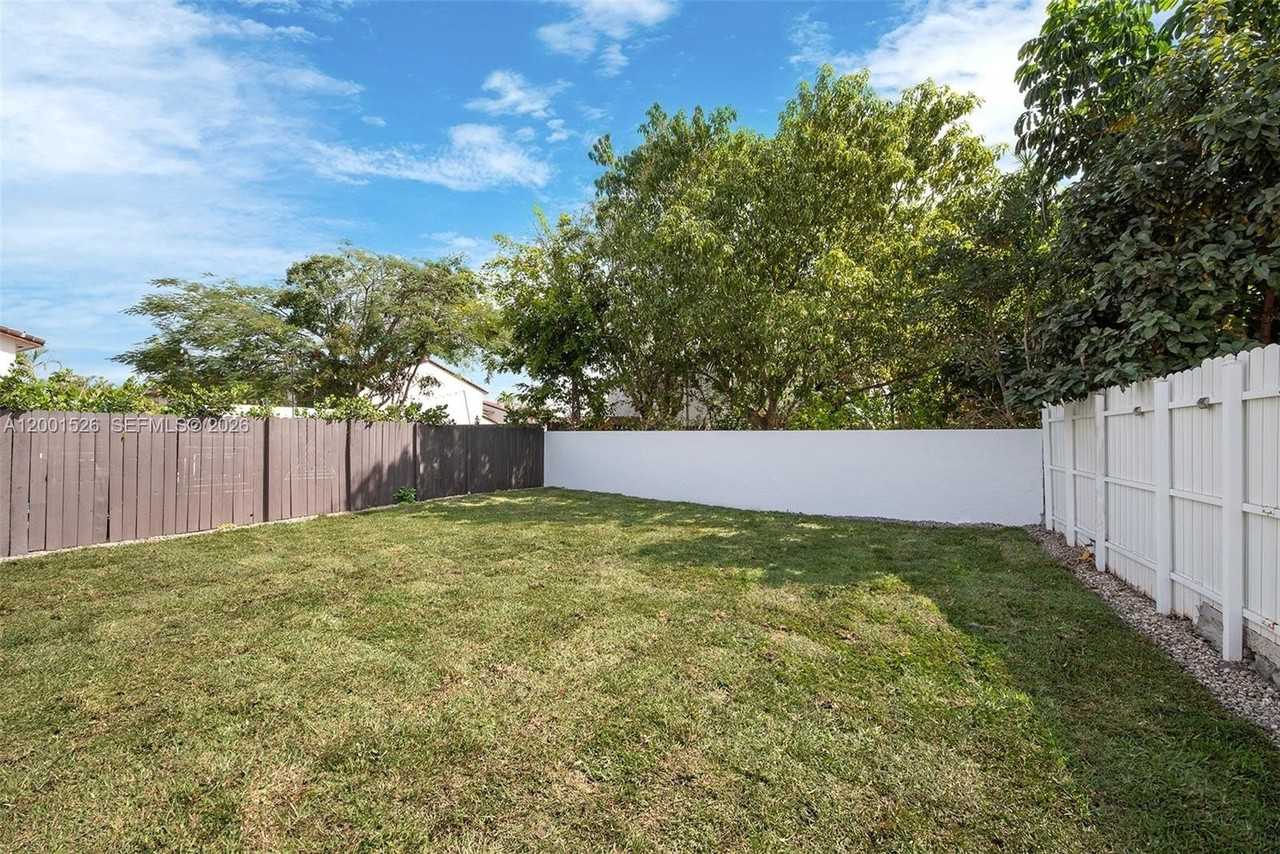 6427 Sw 135th Ave - Photo 4 of 30