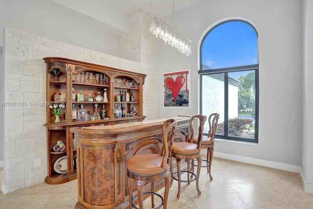 9724 Nw 66th Pl - Photo 5 of 38