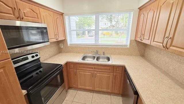 7921 Sw 57th Ct #7921 - Photo 6 of 18