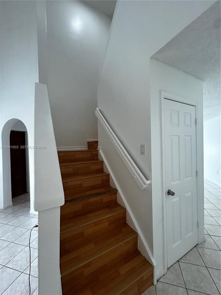 20471 Sw 1st St - Photo 3 of 18