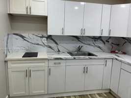 featured image of 922 Nw 2nd St #1
