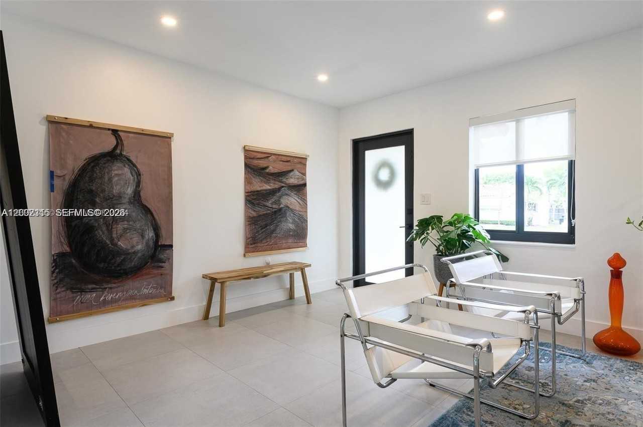 5981 Sw 13th Ter - Photo 3 of 34